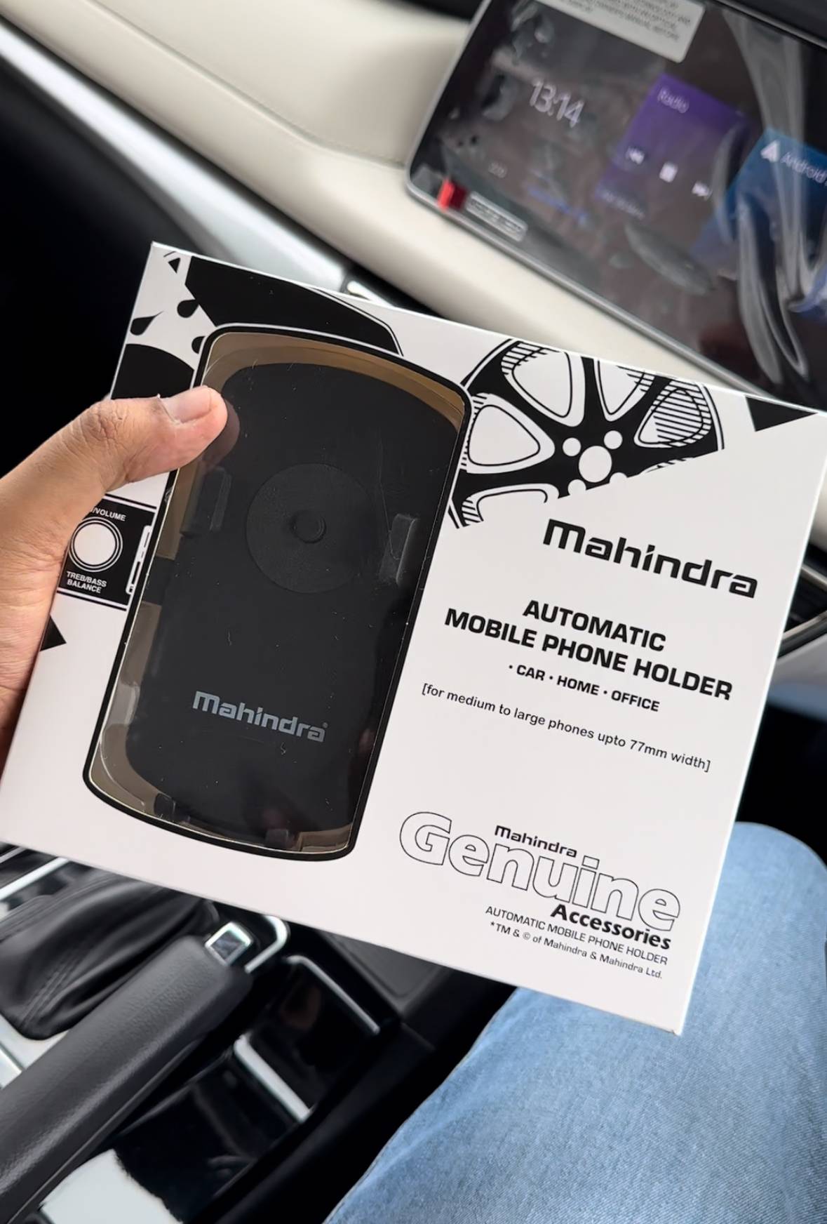 MAHINDRA UNIVERSAL MOBILE HOLDER FOR CAR